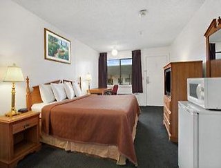 Studio 9 Fort Bragg, Llc.,Mendocino>>Fort Bragg,2 star