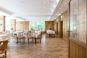 Feldmochinger Hof,Munich>>Feldmoching - Hasenbergl,4 star