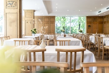 Feldmochinger Hof,Munich>>Feldmoching - Hasenbergl,4 star