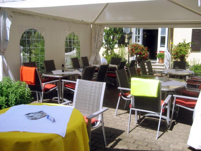 hotel garni in der breite