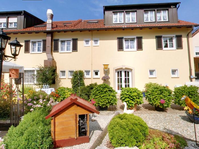 hotel garni in der breite