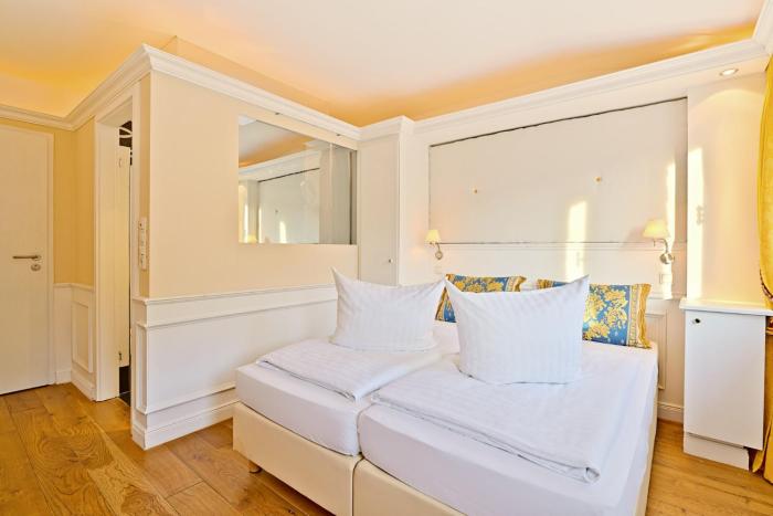 hotel weinberg schlochen