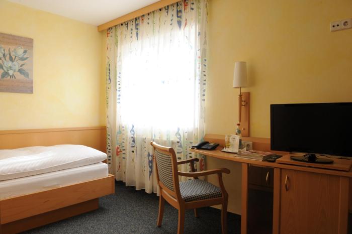 hotel and restaurant post