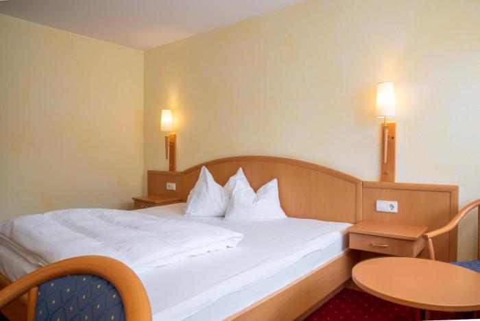 hotel and restaurant post