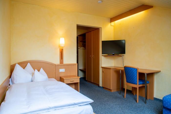 hotel and restaurant post