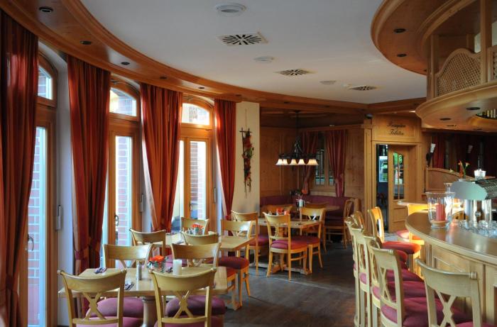hotel and restaurant post