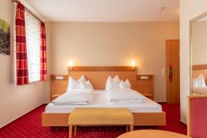 hotel and restaurant post
