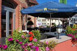 hotel and restaurant post