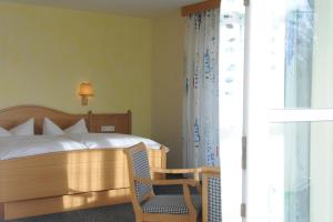 hotel and restaurant post