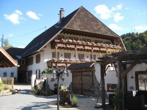 Landgasthaus Grüner Baum,Neuenweg 1,3 star