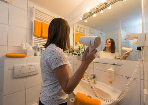 hotel and restaurant ebnet