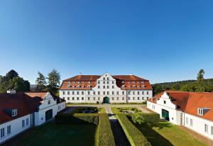 Hotel Schloss Lautrach,Lautrach>>Kirchheim,4 star