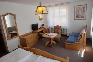 Romantica Hotel Blauer Hecht,Dinkelsbuehl>>Ansbach,3 star