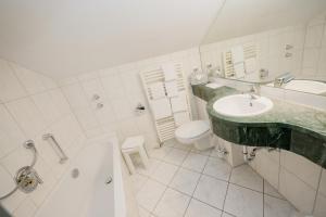 Hotel Am Schloss,Illertissen>>Augsburg,3 star