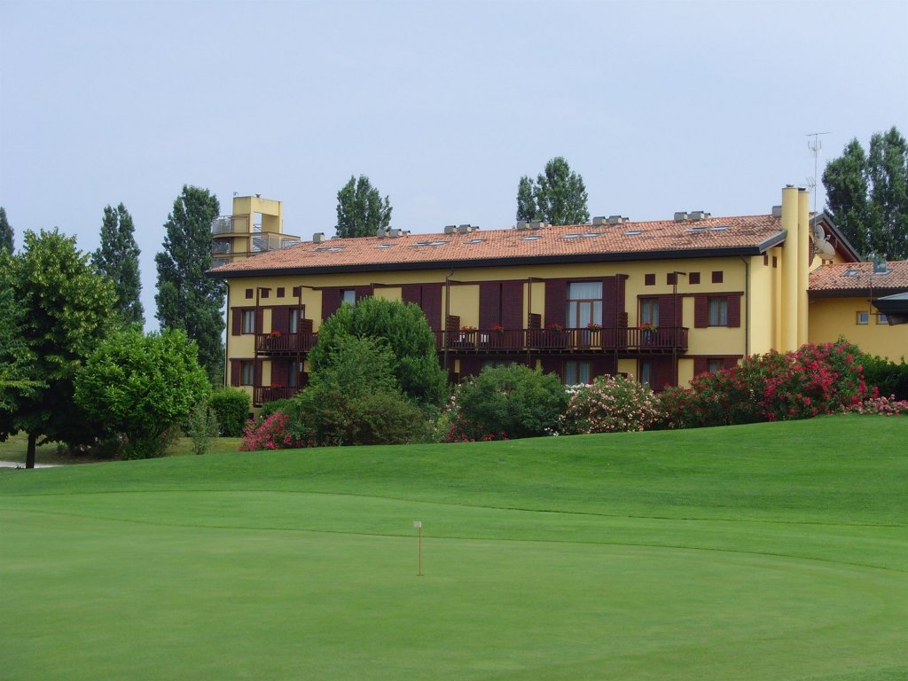 hotel golf inn