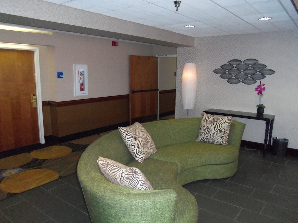 holiday inn express hotel and suites sanford by ihg