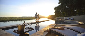 Sausage Tree Camp,Lower Zambezi National Park>>Jeki,4 star