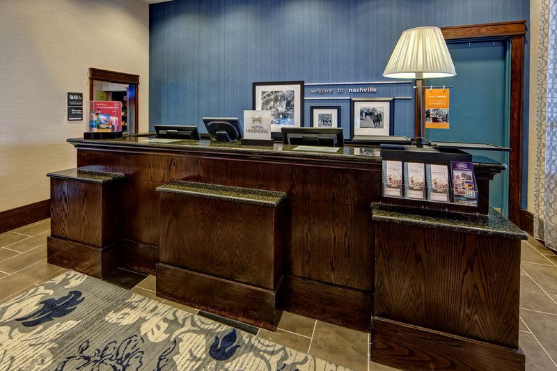 hampton inn and suites nashville downtown
