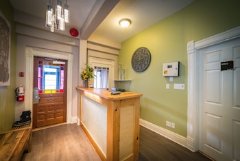 Cloudside Hotel,Fort Nelson>>Castlegar,3 star