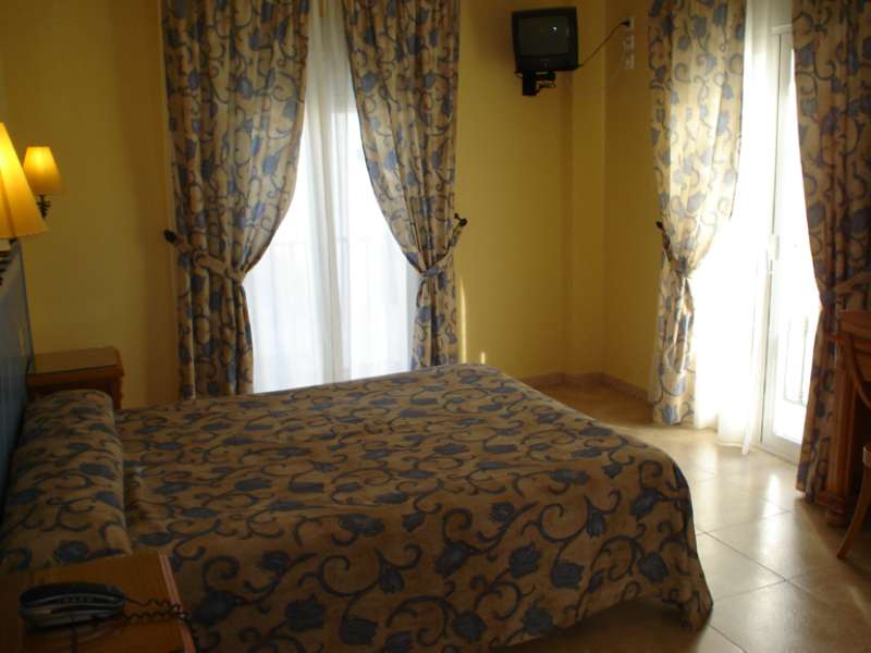 hotel puerta del mar adults recommended