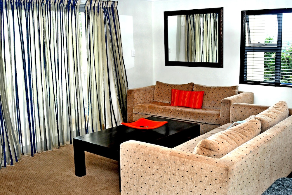 all seasons boutique hotel