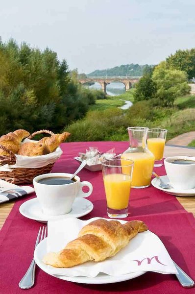 mercure nevers pont de loire