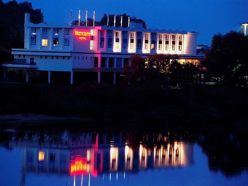 mercure nevers pont de loire