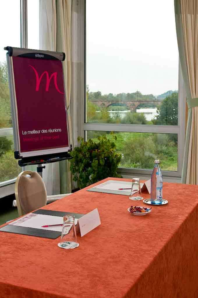 mercure nevers pont de loire