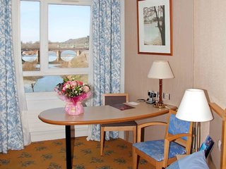 mercure nevers pont de loire
