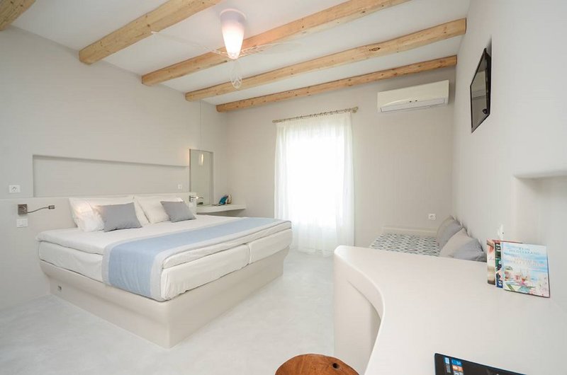 antony suites adults only