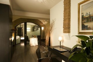 hotel trevi
