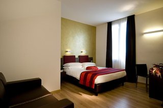 Hotel Trevi,Near Trevi Fountain,4 star