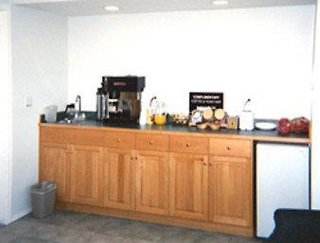 Super 8 By Wyndham 100 Mile House,108 Mile Ranch>>100 Mile House,3 star