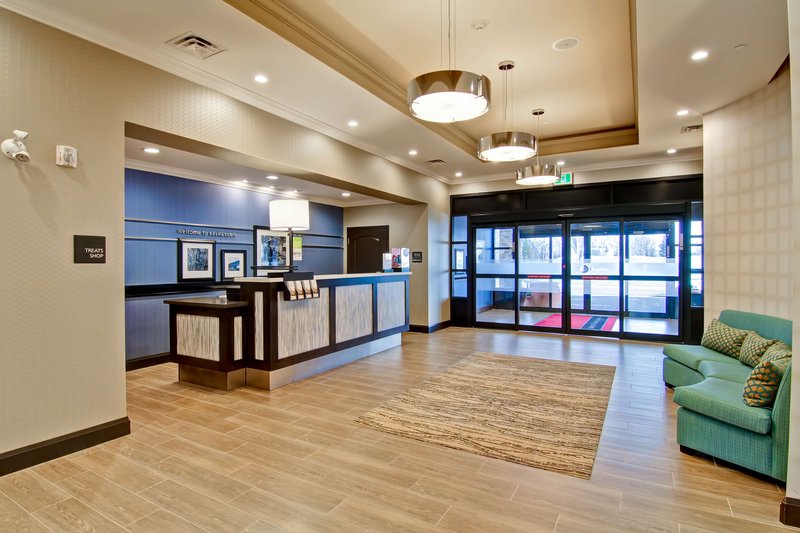 hampton inn and suites by hilton saskatoon airport