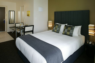 The Quadrant Hotel & Suites,Near University Of Auckland,4 star