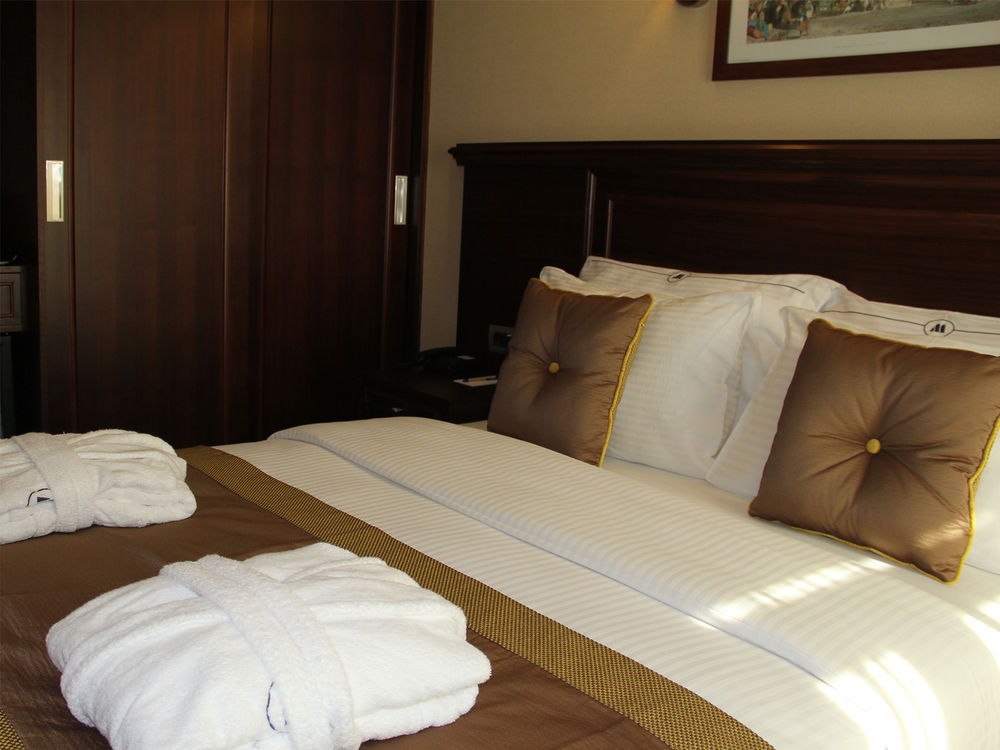 nova plaza taksim square ex manesol boutique e ex park royal