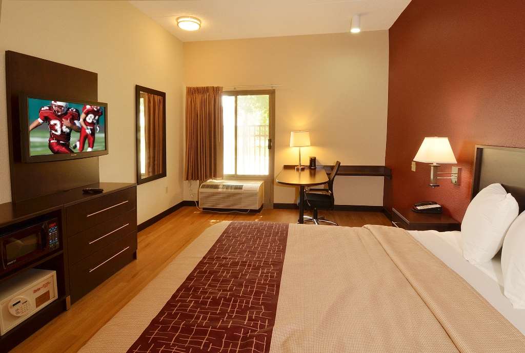 red roof inn plus austin south