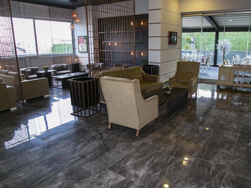 mayi hotel