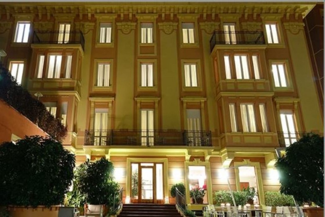 hotel careni villa italia