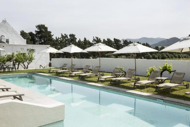 klein waterval riverside lodge