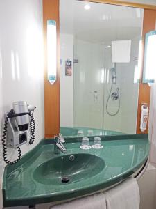 ibis koeln frechen