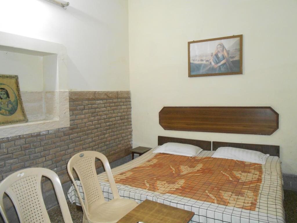 gaurav guest house