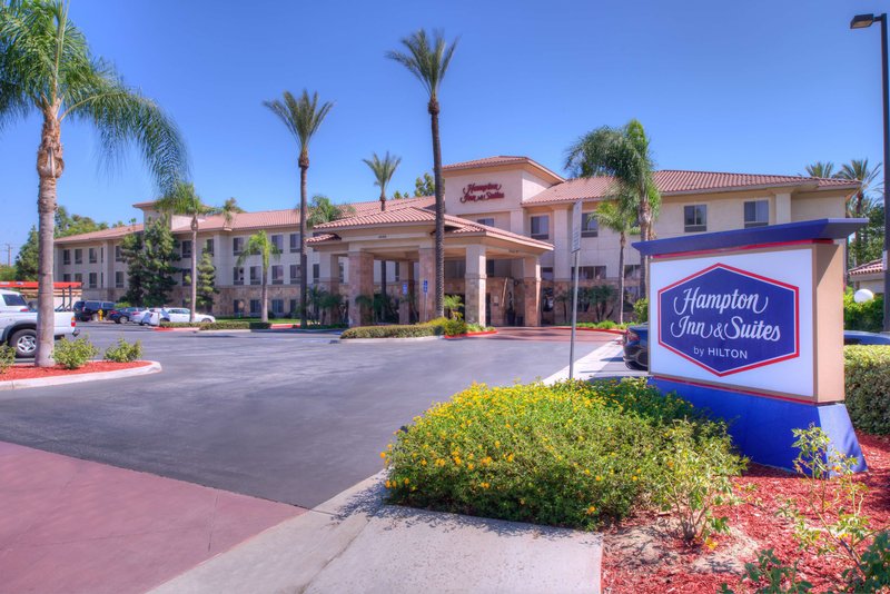 hampton inn and suites ontario