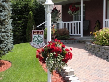 cotes bed and breakfast inn