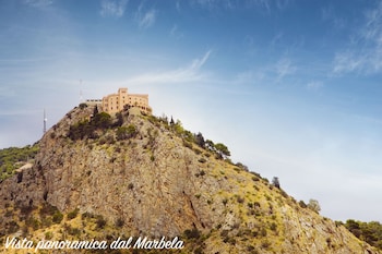 marbela apartments and suites