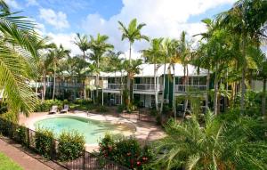 coral beach noosa resort
