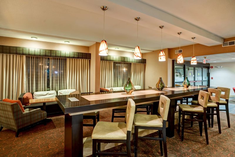 hampton inn fairmont