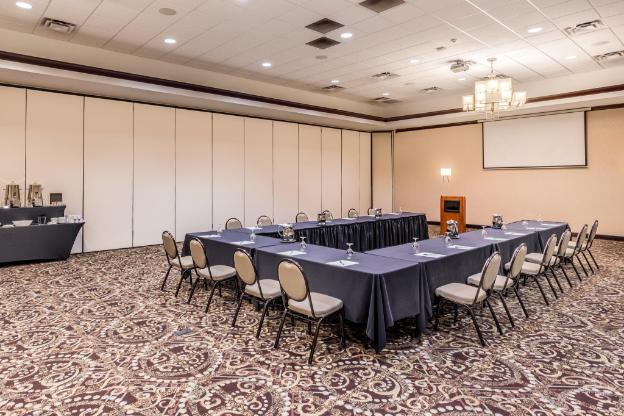 holiday inn gurnee convention center