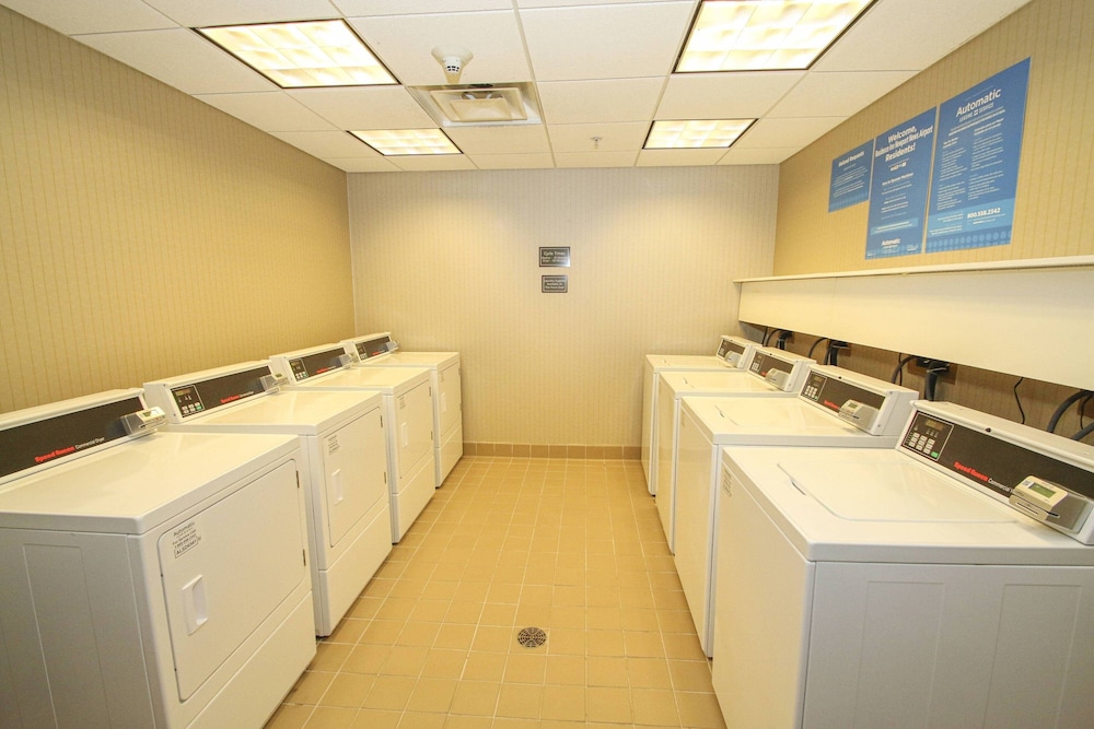 residence inn newport news airport
