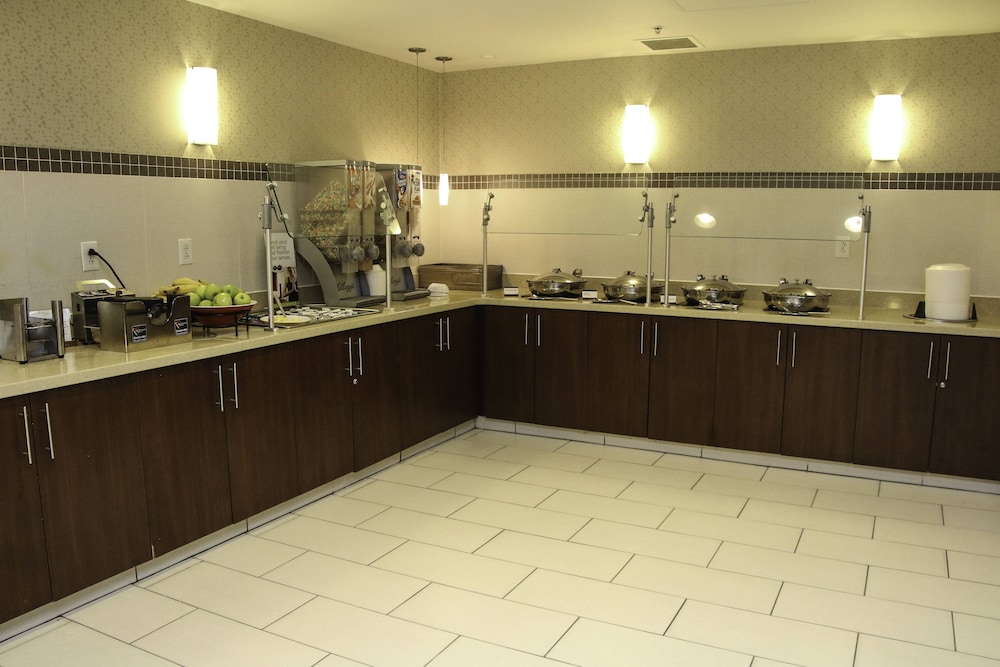 residence inn newport news airport